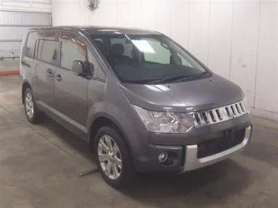 Mitsubishi DELICA D5