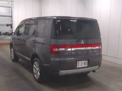 Mitsubishi DELICA D5