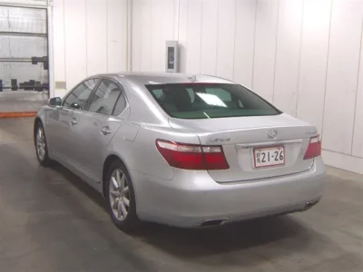 Lexus LS