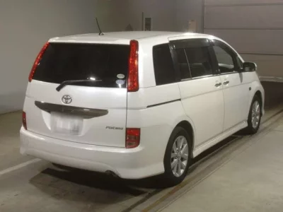 Toyota ISIS