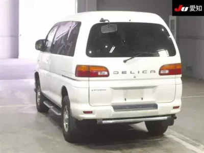 Mitsubishi DELICA