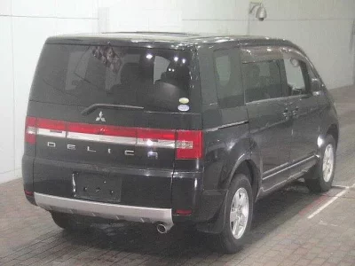 Mitsubishi DELICA D5