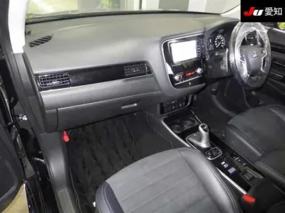 Mitsubishi OUTLANDER PHEV