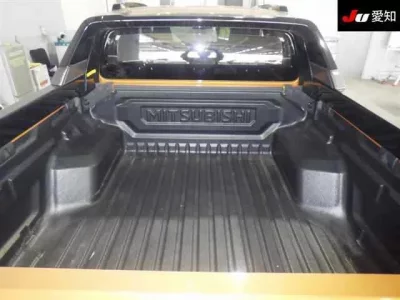 Mitsubishi TRITON