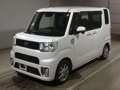 Toyota PIXIS MEGA
