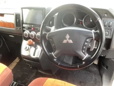 Mitsubishi DELICA D5