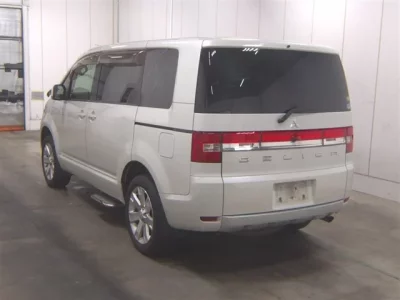 Mitsubishi DELICA D5