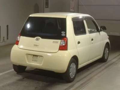Daihatsu Esse