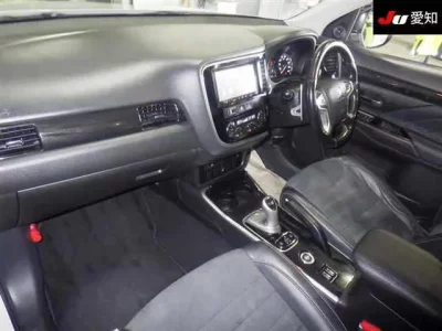 Mitsubishi OUTLANDER PHEV