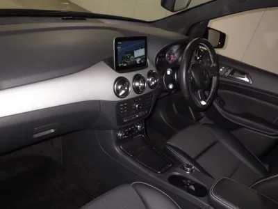 Mercedes-Benz B CLASS