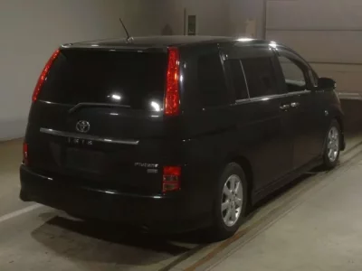 Toyota ISIS