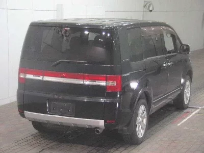 Mitsubishi DELICA D5