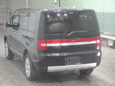 Mitsubishi DELICA D5