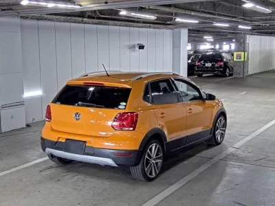 Volkswagen CROSS POLO