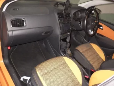 Volkswagen CROSS POLO