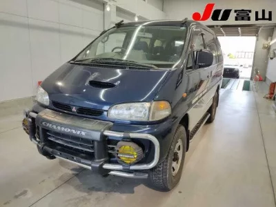 Mitsubishi DELICA