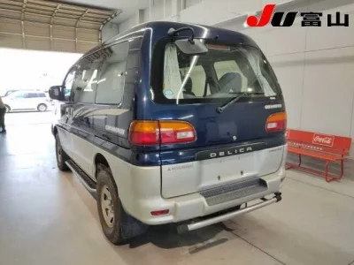 Mitsubishi DELICA