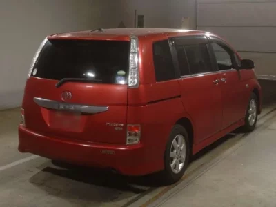 Toyota ISIS