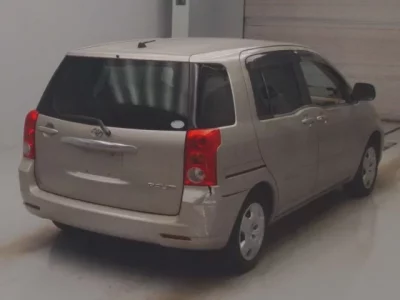 Toyota RAUM