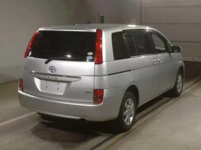 Toyota ISIS