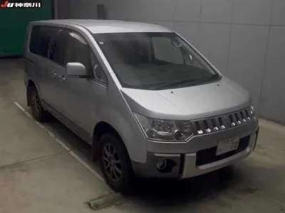 Mitsubishi DELICA D5