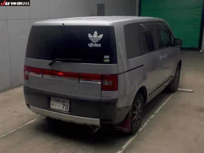 Mitsubishi DELICA D5
