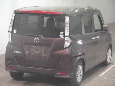Toyota TANK
