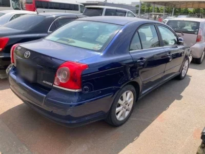 Toyota AVENSIS SEDAN