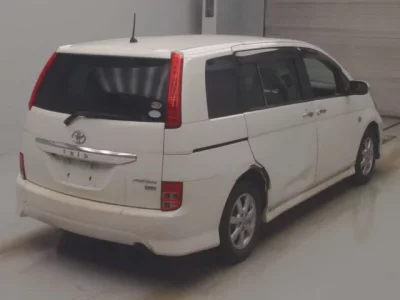 Toyota ISIS