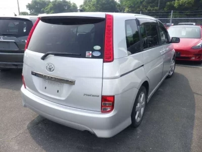 Toyota ISIS