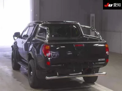 Mitsubishi TRITON