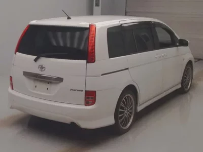 Toyota ISIS