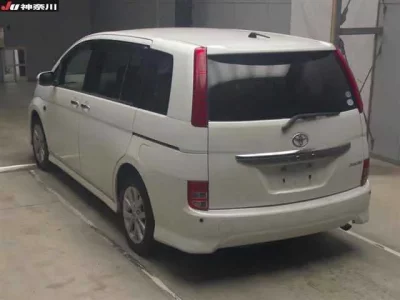 Toyota ISIS