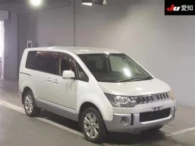 Mitsubishi DELICA D5