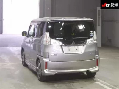 Mitsubishi DELICA D2