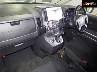 Mitsubishi DELICA D5