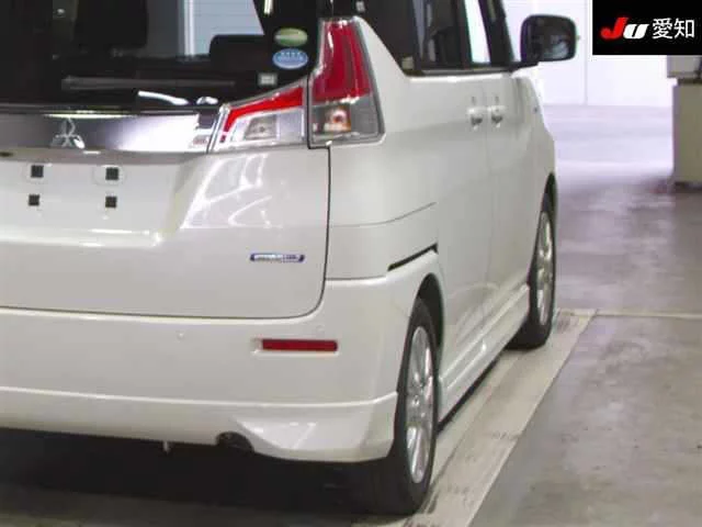 Mitsubishi DELICA D2