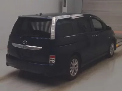 Toyota ISIS
