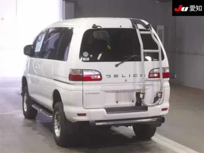 Mitsubishi DELICA