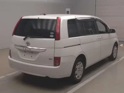 Toyota ISIS