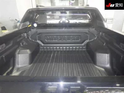 Mitsubishi TRITON