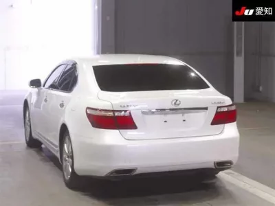 Lexus LS