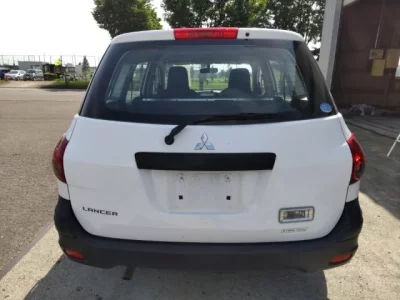Mitsubishi LANCER VAN