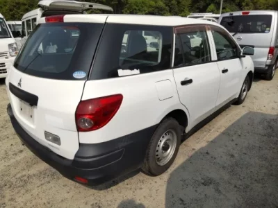 Mitsubishi LANCER VAN