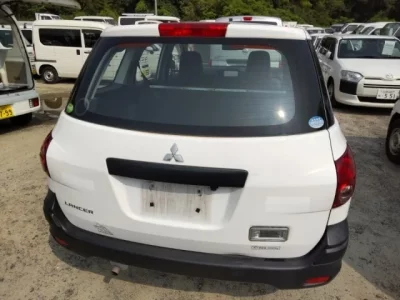 Mitsubishi LANCER VAN