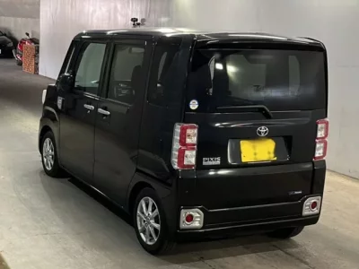 Toyota PIXIS MEGA