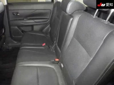Mitsubishi OUTLANDER PHEV