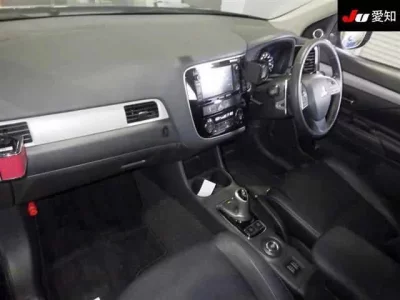 Mitsubishi OUTLANDER PHEV