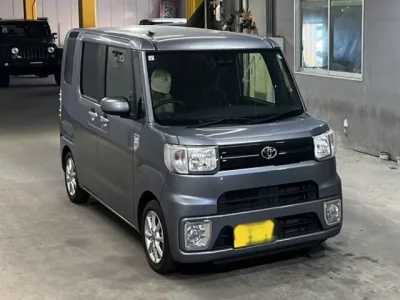 Toyota PIXIS MEGA