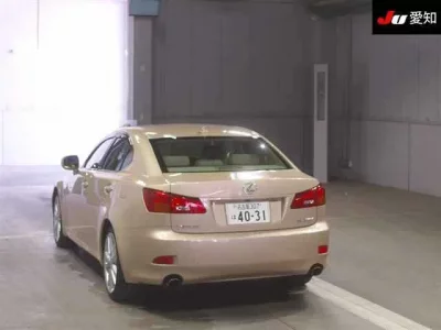 Lexus IS